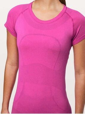 Lululemon Size 8 
Swiftly Tech Short Sleeve Crew
Sonic Pink
